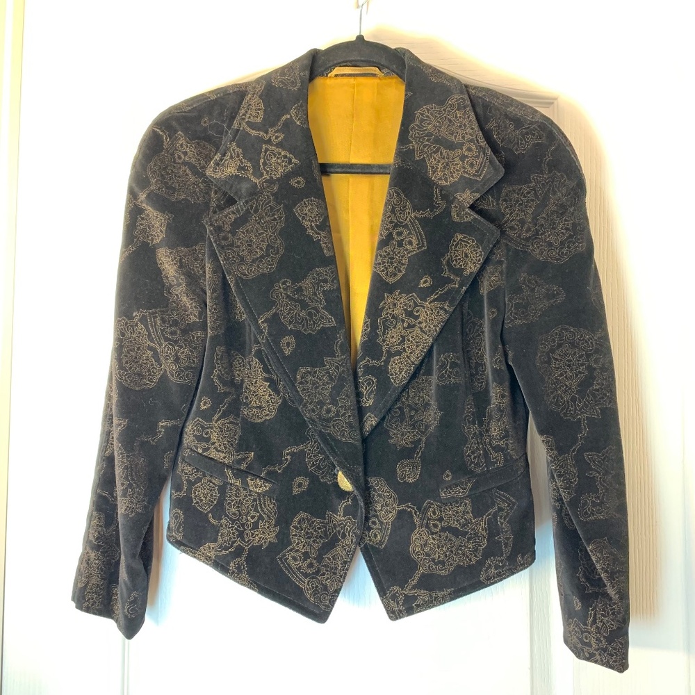 Betty Barclay Velvet-Style Cropped Blazer β Gold Pattern Statement Piece Size 36